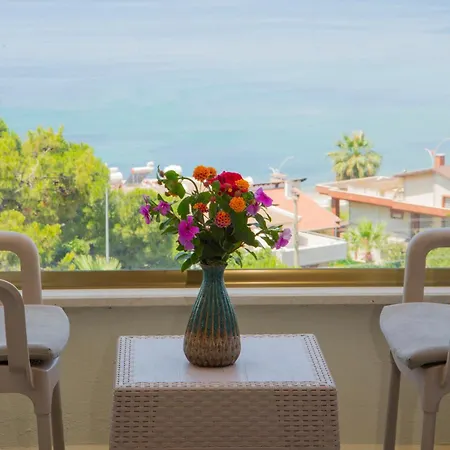 Yasemin エズデレ